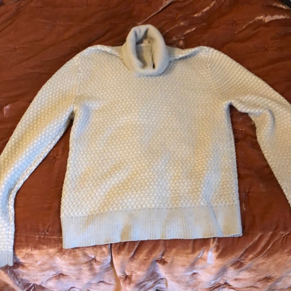 Turtle neck sweater